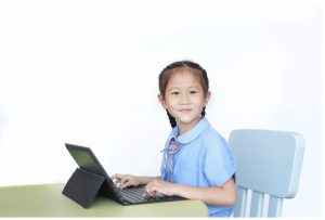 Girl Learning on Chinese Tuition Class – Connected Learning