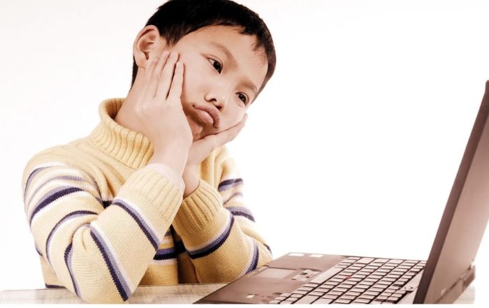 Student concentrating during online study time